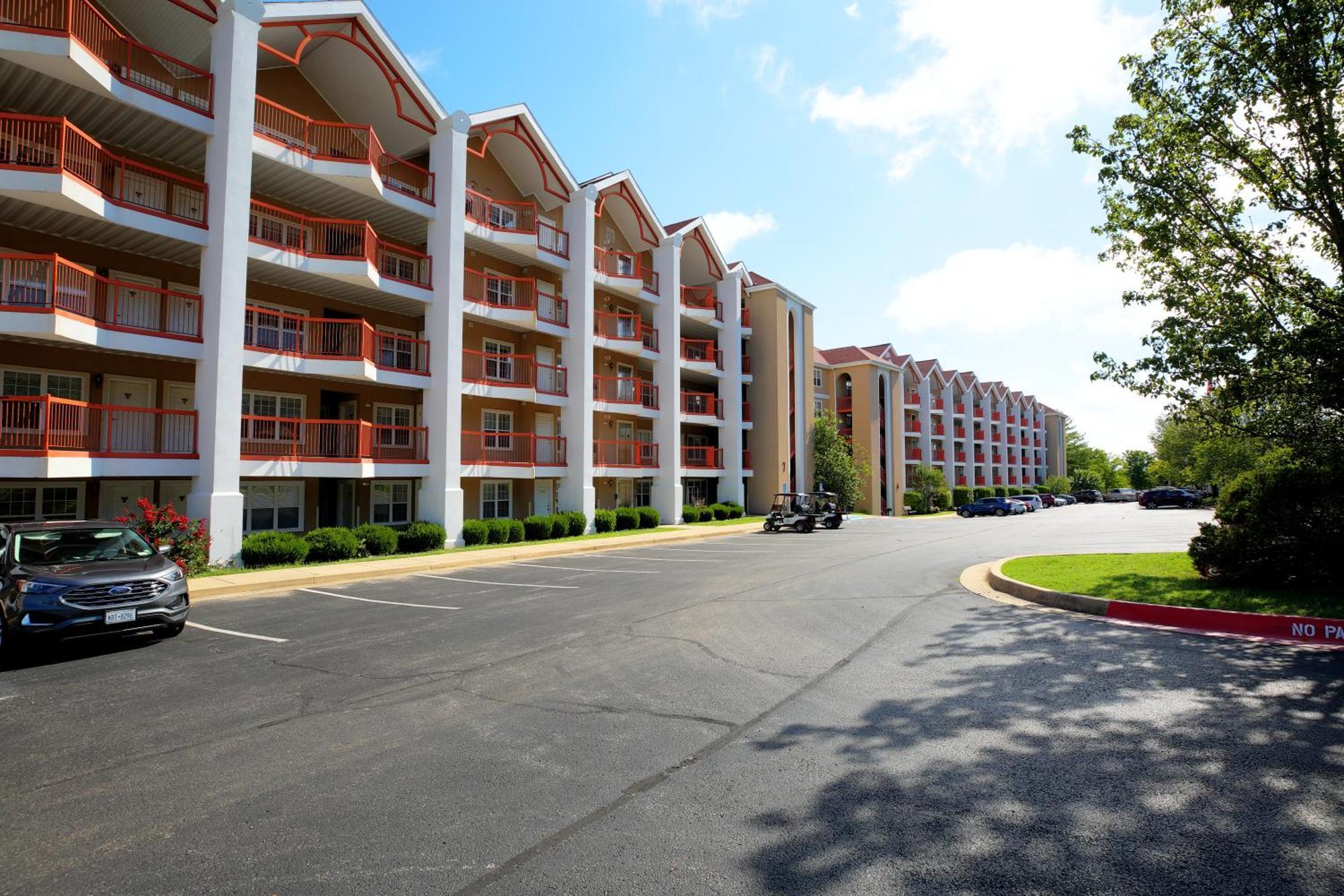 Grand Crowne Resort Бренсън Екстериор снимка